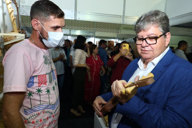 João Azevêdo abre 34° Salão do Artesanato em Campina e destaca ações do Governo na valorização do segmento