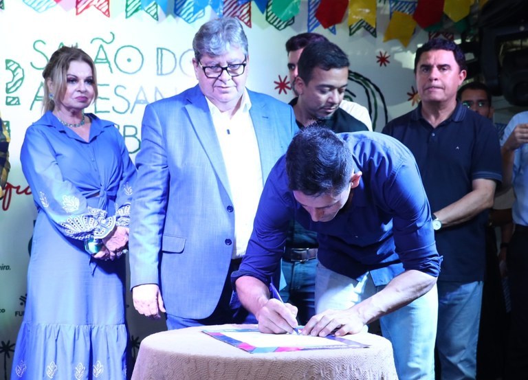 João Azevêdo abre 34° Salão do Artesanato em Campina e destaca ações do Governo na valorização do segmento