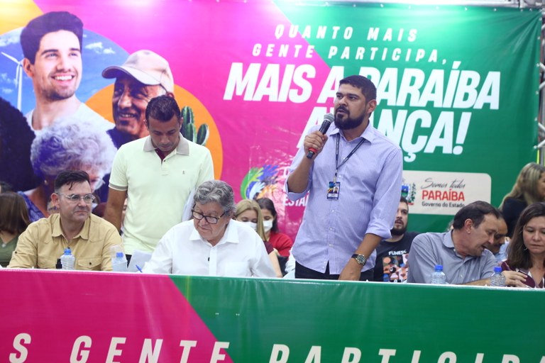 João Azevêdo anuncia novas obras e entrega equipamentos durante audiência do OD em Guarabira