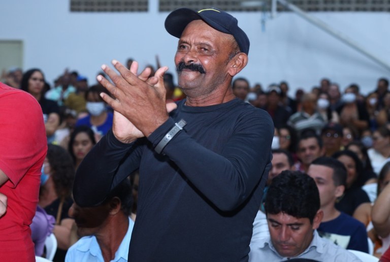 João Azevêdo participa do ODE em Juazeirinho, ouve a população e autoriza novas obras
