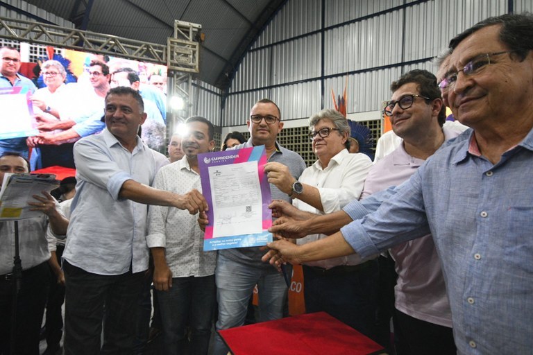 João Azevêdo participa do ODE em Mamanguape e entrega benefícios que somam R$ 35 milhões
