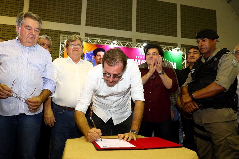 João Azevêdo presta contas no ODE de Sousa com recorde de participação