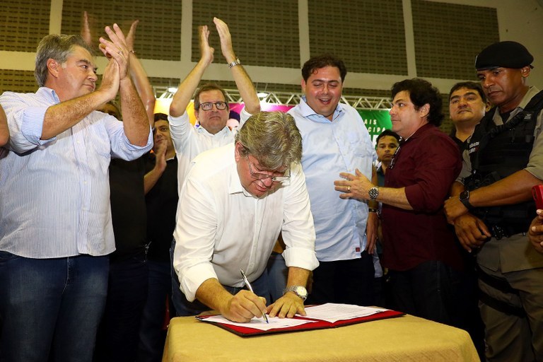 João Azevêdo presta contas no ODE de Sousa com recorde de participação