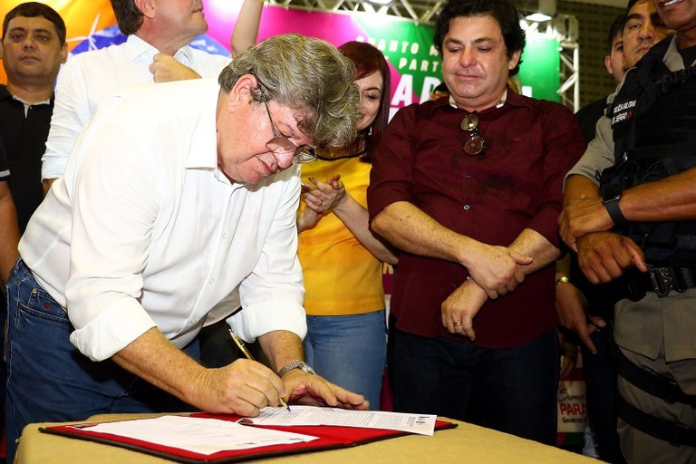 João Azevêdo presta contas no ODE de Sousa com recorde de participação
